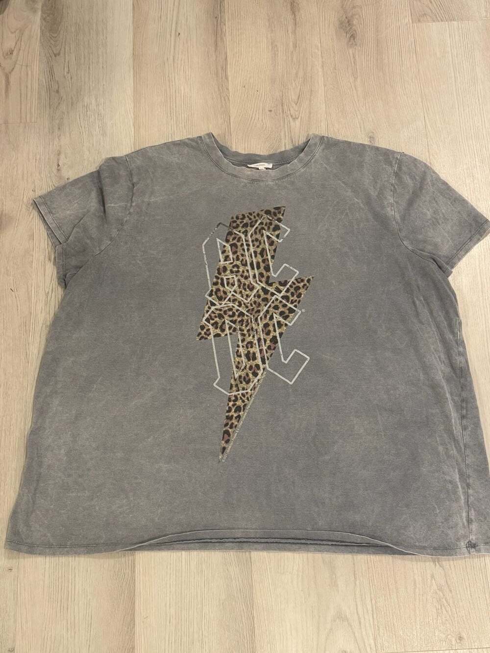 Maurices AC/DC Graphic T-Shirt Size 2X Gray Leopard Lightning Bolt